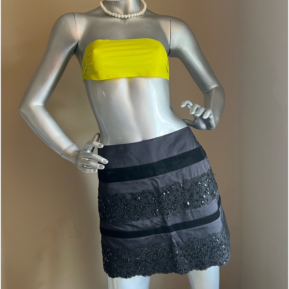Nanette Lepore mini skirt with velvet and sequins embroidered embellishments